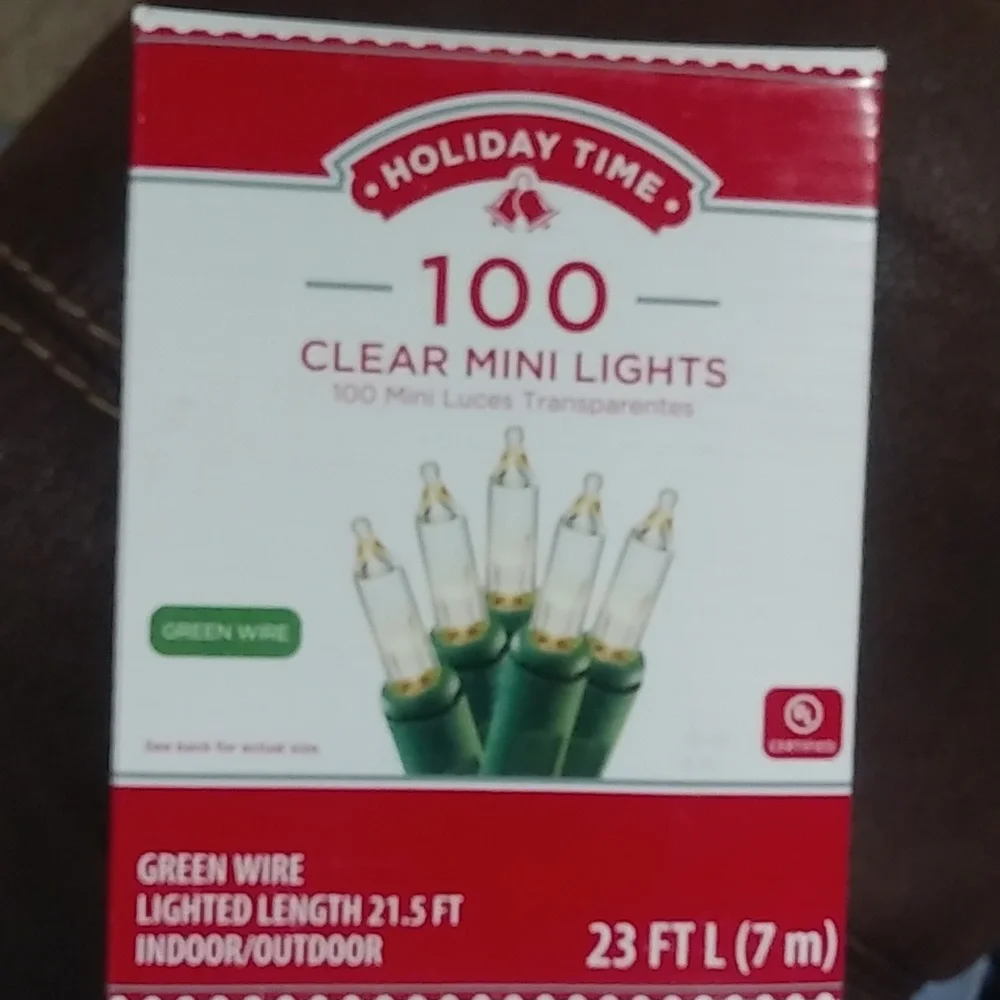 Holiday Time 100 Clear Mini Lights w/green wire. 23 ft L